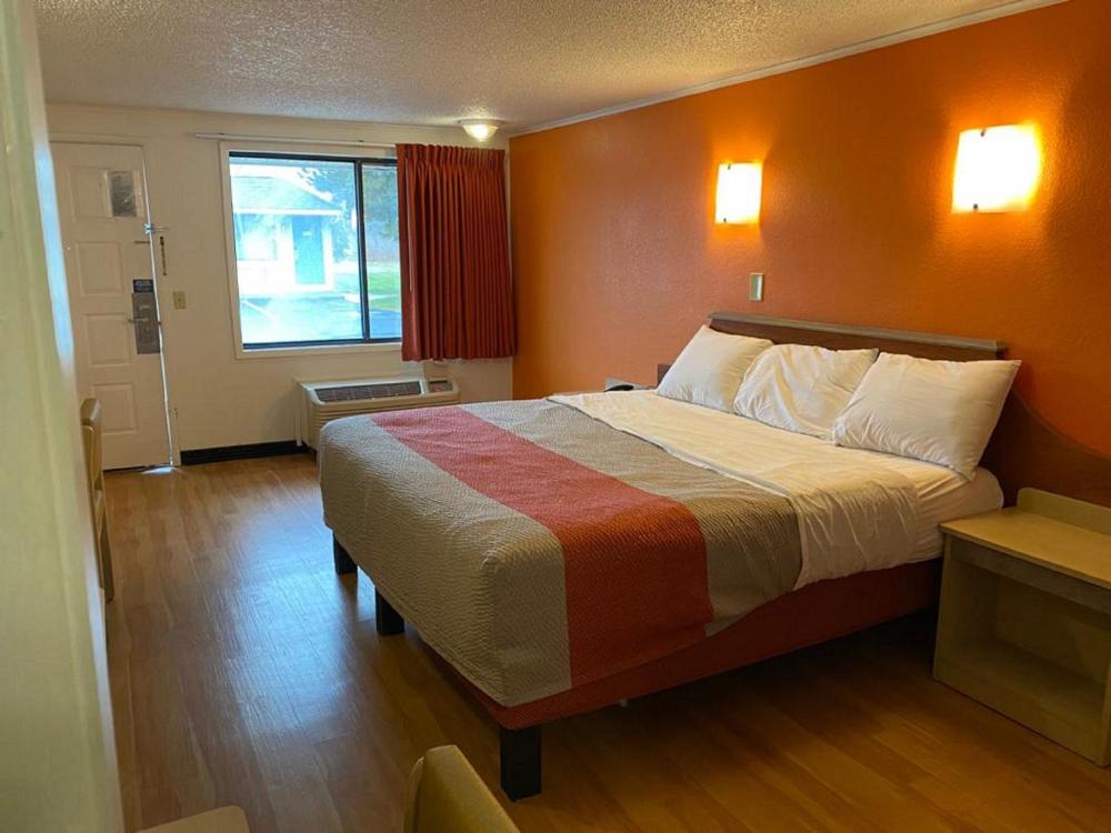 King Room interior